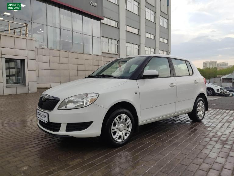 белый Skoda Fabia 1.2 MT (70 л.с.) 2013