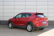 Красный Hyundai Tucson 2.0 AT (150 л.с.) 4WD 2018 фото 7