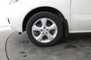 Белый Renault Koleos 2.5 CVT (171 л.с.) 4WD 2012 фото 13