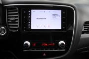 белый Mitsubishi Outlander 2.0 CVT (146 л.с.) 2021 фото 17