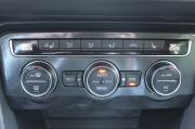 черный Volkswagen Tiguan 2.0 AMT (180 л.с.) 4WD 2019 фото 29