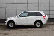 Белый Suzuki Grand Vitara 2.0 MT (140 л.с.) 4WD 2012 фото 4