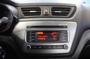 коричневый Kia Rio 1.6 AT (123 л.с.) 2016 фото 17