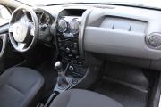 Белый Renault Duster 2.0 MT (143 л.с.) 4WD 2018 фото 10