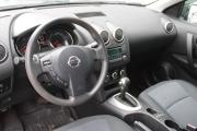 Серый Nissan Qashqai 1.6 CVT (117 л.с.) 2012 фото 9