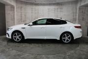 Белый Kia Optima 2.0 AT (245 л.с.) 2018 фото 4