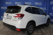 белый Subaru Forester 2.0 CVT (150 л.с.) 4WD 2019 фото 4