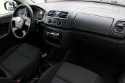 Серебряный Skoda Fabia 1.2 MT (70 л.с.) 2012 фото 10