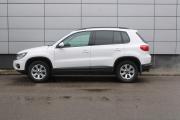 Белый Volkswagen Tiguan 2.0 AT (170 л.с.) 4WD 2012 фото 3
