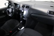 Белый Volkswagen Polo 1.6 AT (110 л.с.) 2018 фото 10