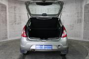 Бежевый Renault Sandero 1.6 MT (103 л.с.) 2010 фото 12