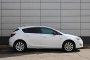 Белый Opel Astra 1.6 AT (115 л.с.) 2010 фото 4