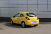 Желтый Opel Corsa 1.2 MT (85 л.с.) 2012 фото 7