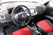Красный Mitsubishi Outlander 2.4 CVT (170 л.с.) 4WD 2012 фото 9