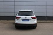 Белый Volkswagen Tiguan 1.4 MT (125 л.с.) 2018 фото 6