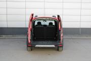 Красный Lada (ВАЗ) Largus Cross 1.6 MT (106 л.с.) 2020 фото 13