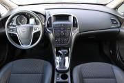Белый Opel Astra 1.6 AT (115 л.с.) 2010 фото 8