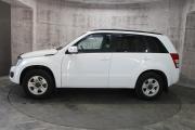 Белый Suzuki Grand Vitara 2.0 MT (140 л.с.) 4WD 2012 фото 4