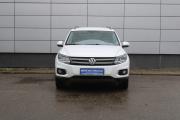 Белый Volkswagen Tiguan 2.0 AT (170 л.с.) 4WD 2012 фото 1