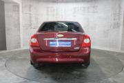 Красный Ford Focus 2.0 AT (145 л.с.) 2008 фото 6