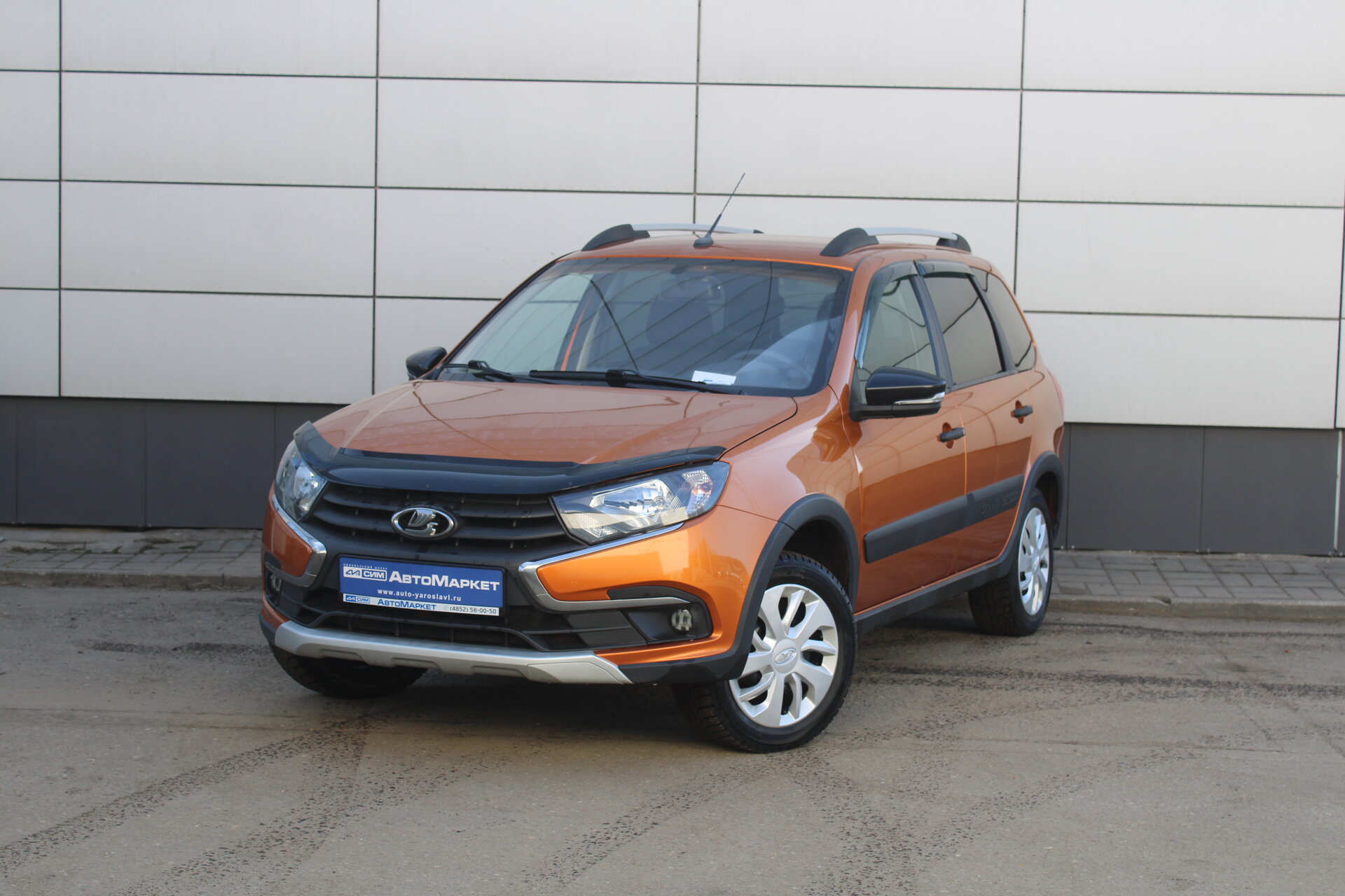 Оранжевый Lada (ВАЗ) Granta Cross 1.6 MT (87 л.с.) 2021