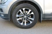 Серебряный Volkswagen Tiguan 1.4 AMT (150 л.с.) 4WD 2020 фото 13