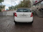 белый Skoda Fabia 1.2 MT (70 л.с.) 2013 фото 16