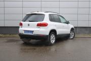 Белый Volkswagen Tiguan 2.0 AT (170 л.с.) 4WD 2012 фото 5