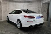 Белый Kia Optima 2.0 AT (245 л.с.) 2018 фото 7