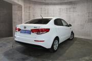 Белый Kia Rio 1.6 AT (123 л.с.) 2016 фото 5