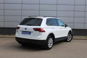 Белый Volkswagen Tiguan 1.4 MT (125 л.с.) 2018 фото 5