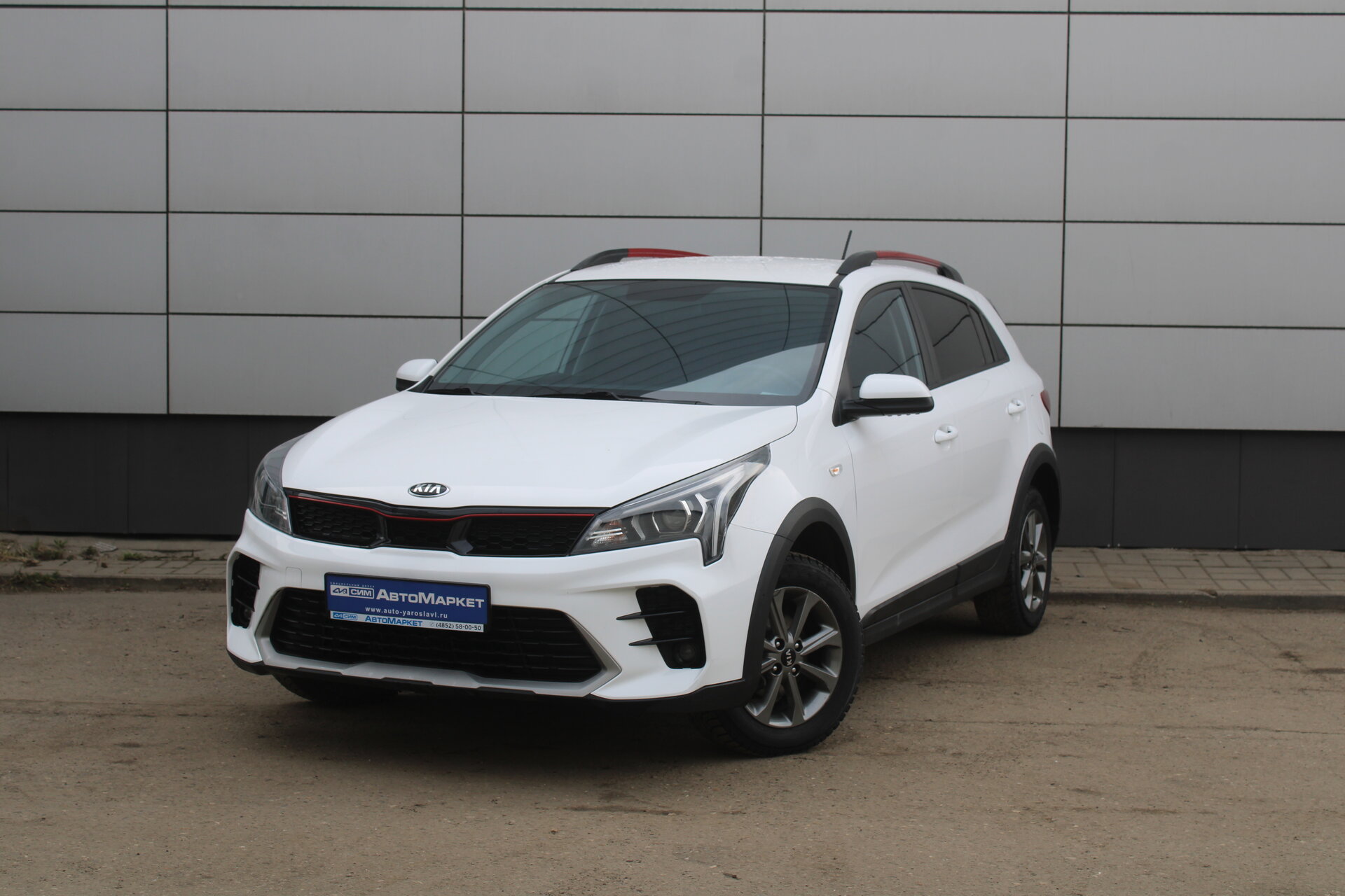 Белый Kia Rio, IV Рестайлинг X 1.6 AT (123 л.с.) 2021