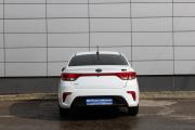 Белый Kia Rio 1.6 AT (123 л.с.) 2018 фото 6
