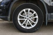 Черный Volkswagen Tiguan 2.0 AT (170 л.с.) 4WD 2014 фото 13