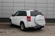 Белый Suzuki Grand Vitara 2.0 MT (140 л.с.) 4WD 2012 фото 7