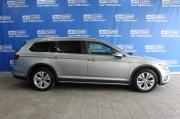 серебряный Volkswagen Passat Alltrack 2.0 AMT (220 л.с.) 4WD 2016 фото 7