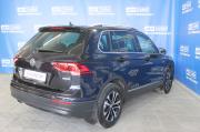 черный Volkswagen Tiguan 2.0 AMT (180 л.с.) 4WD 2019 фото 6