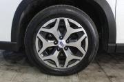 белый Subaru Forester 2.0 CVT (150 л.с.) 4WD 2019 фото 9