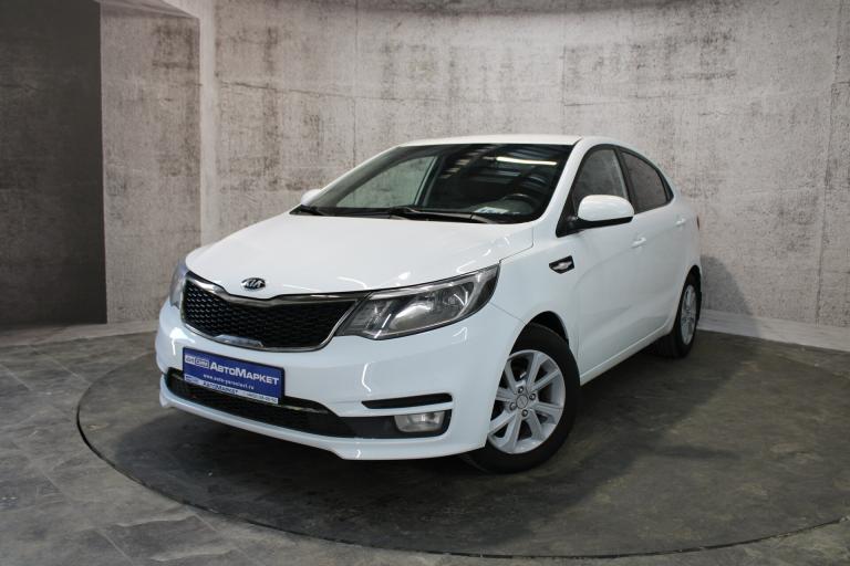 Белый Kia Rio 1.6 AT (123 л.с.) 2016