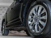 черный Toyota Land Cruiser 3.4d AT (299 л.с.) 4WD 2024 фото 7