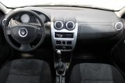 Бежевый Renault Sandero 1.6 MT (103 л.с.) 2010 фото 8