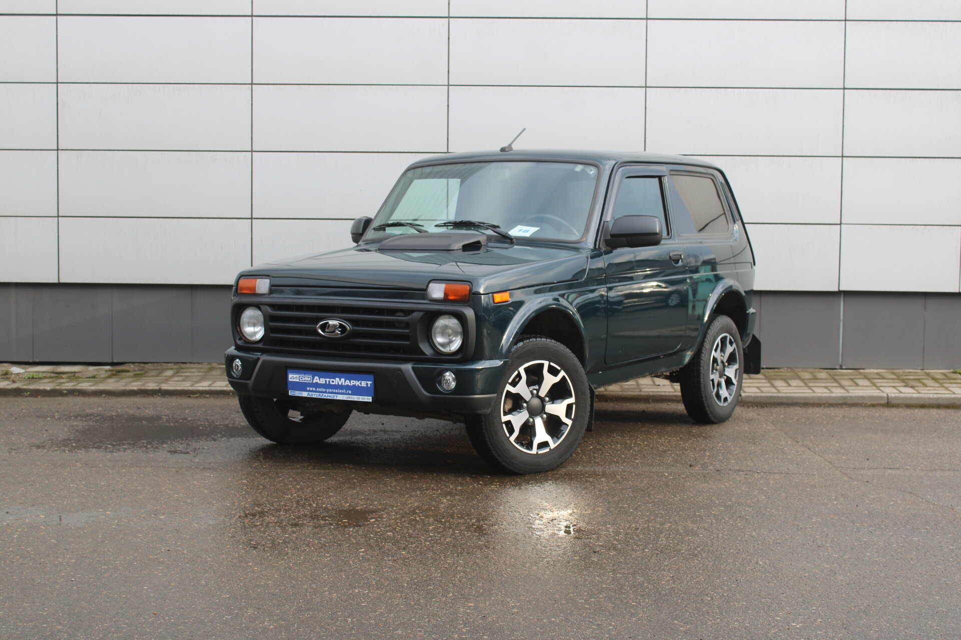 Зеленый Lada (ВАЗ) Niva Legend 1.7 MT (83 л.с.) 4WD 2023