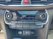 бежевый Hyundai Santa Fe 2.2d AT (200 л.с.) 4WD 2019 фото 22