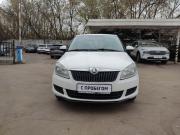 белый Skoda Fabia 1.2 MT (70 л.с.) 2013 фото 3