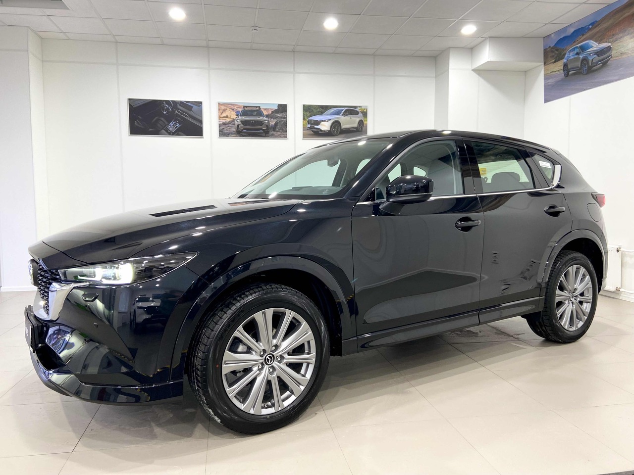 черный Mazda CX-5 2.0 AT (150 л.с.) 4WD 2025