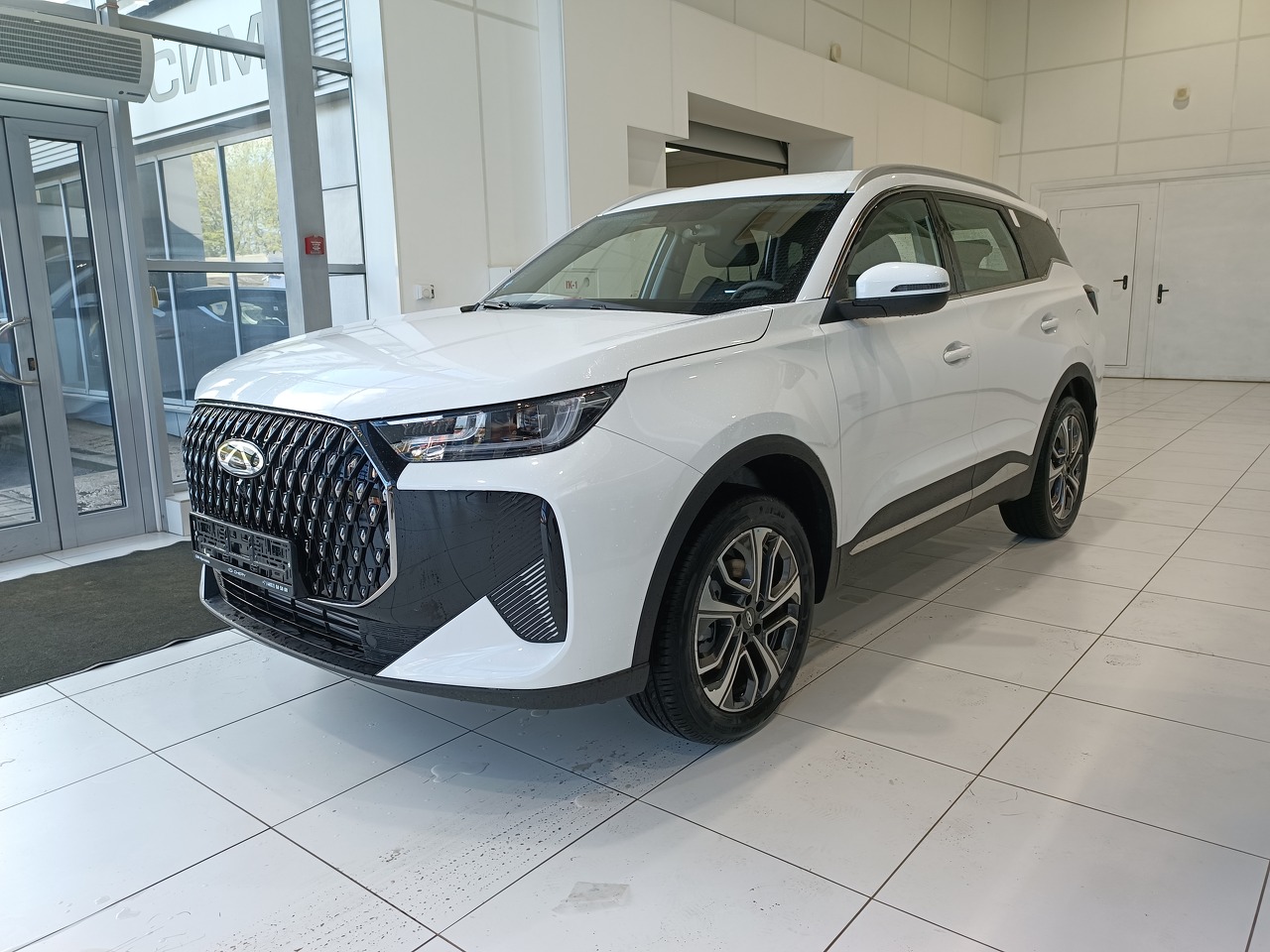 белый Chery Tiggo 7L 1.6 AMT (150 л.с.) 2025