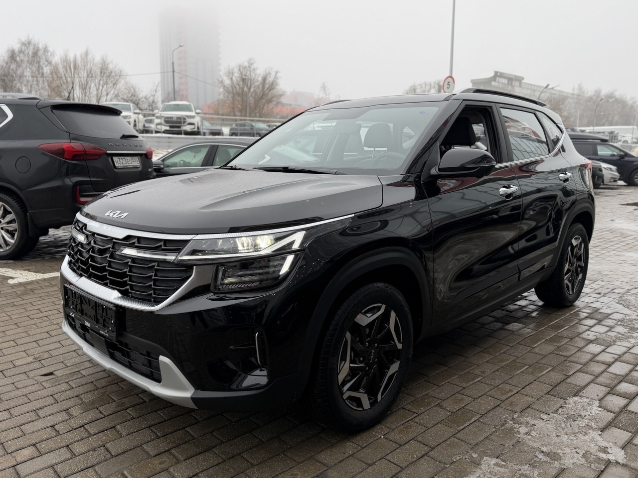 Черный Kia Seltos, I Рестайлинг 1.5 CVT (115 л.с.) 2026