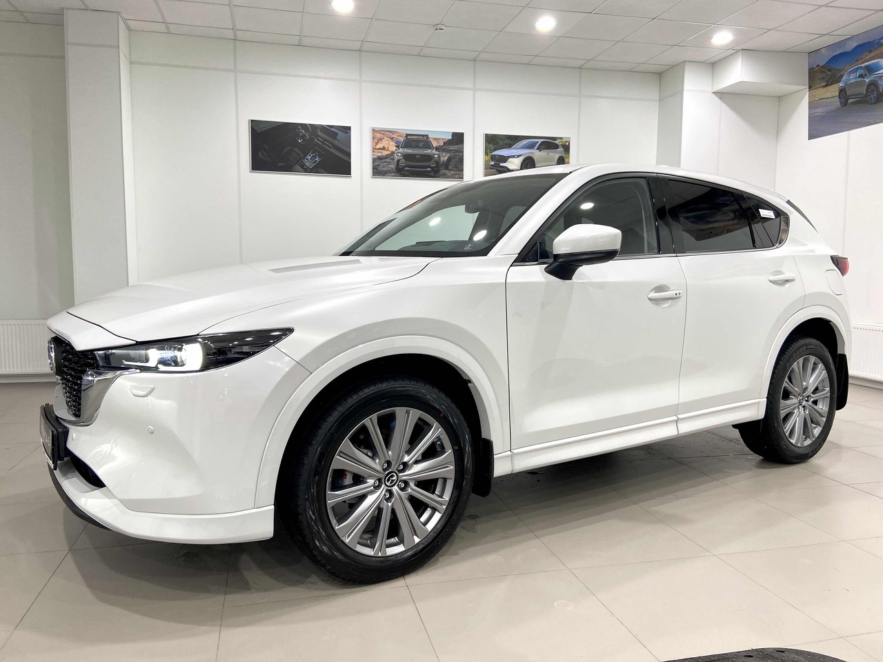Белый Mazda CX-5 2.0 AT (150 л.с.) 4WD 2025