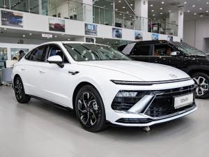 белый Hyundai Sonata 2.0 AT (160 л.с.) 2026